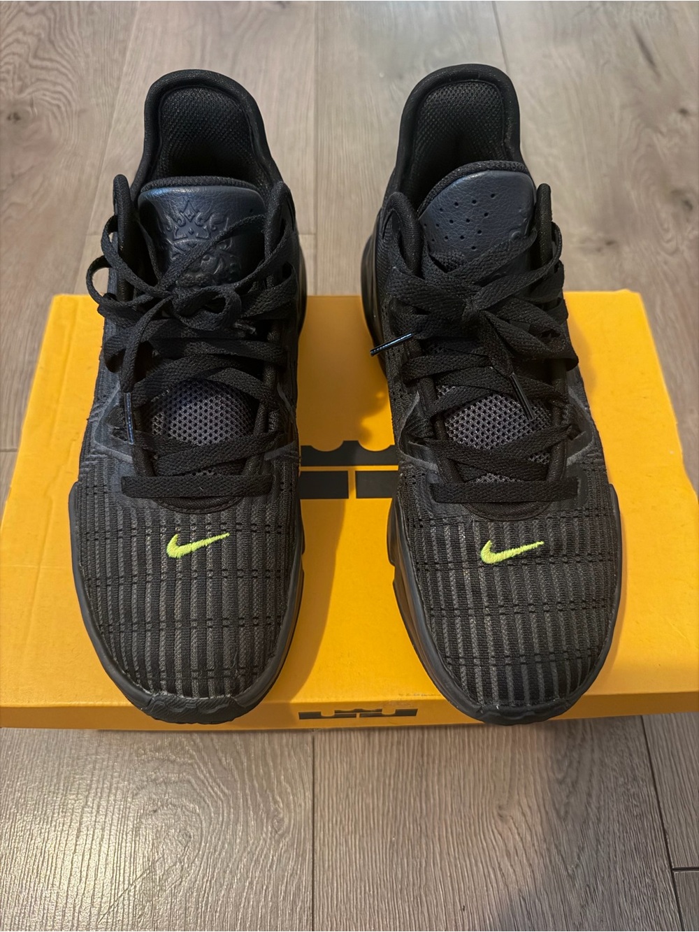 LeBron Witness VI basketball shoes